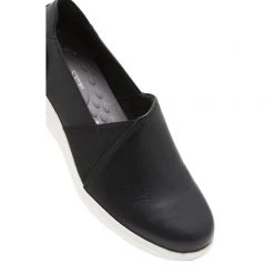 Cloud Steppers By Clarks Kayleigh Step Women's Slip On Black