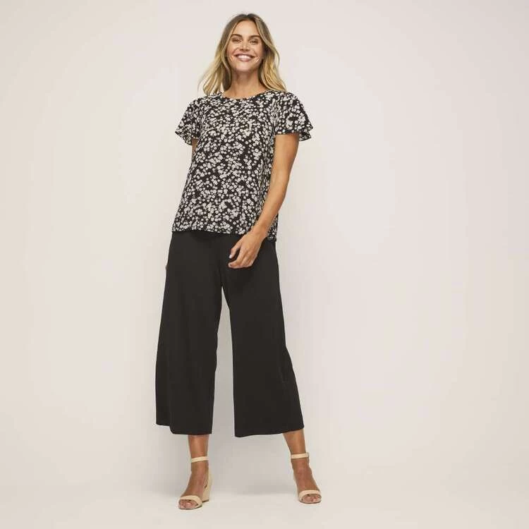 Khoko Smart Fan Sleeve Top Black Ditsy 9 Khoko Smart Fan Sleeve Top Black Ditsy - Image 7