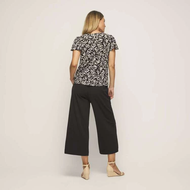 Khoko Smart Fan Sleeve Top Black Ditsy 4 Khoko Smart Fan Sleeve Top Black Ditsy - Image 2