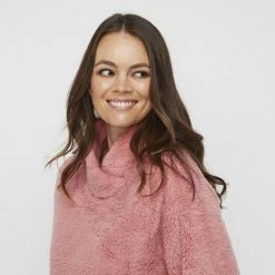 Savannah Coral Fleece Throw On Bloom Pink -women's clothing Sales 628954 C 0670 06 4